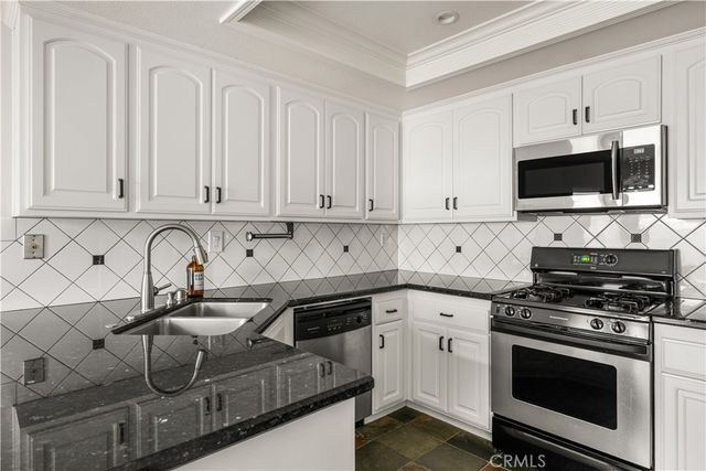 26075 Las Flores C, Mission Viejo, CA 92691