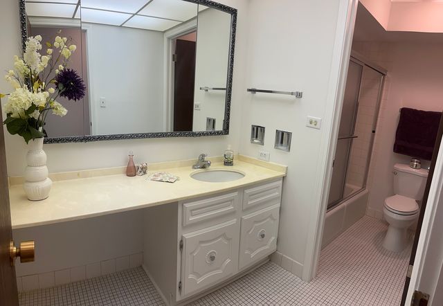 4940 Foster Street 202, Skokie, IL 60077