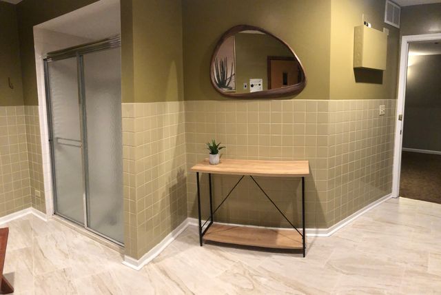 4940 Foster Street 202, Skokie, IL 60077