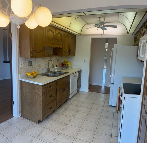 4940 Foster Street 202, Skokie, IL 60077