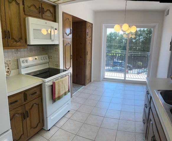 4940 Foster Street 202, Skokie, IL 60077