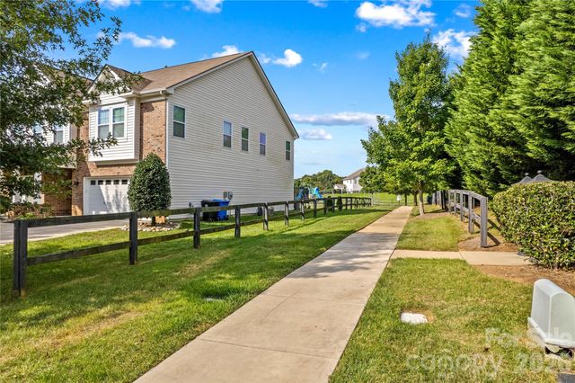 111 Paradise Hills Circle, Mooresville, NC 28115