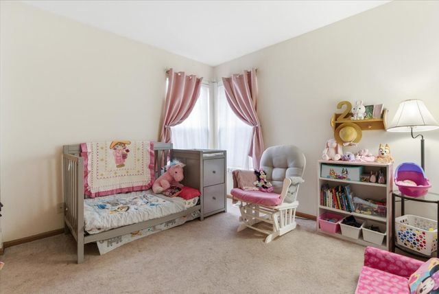 2190 Braeburn Drive B, Wauconda, IL 60084