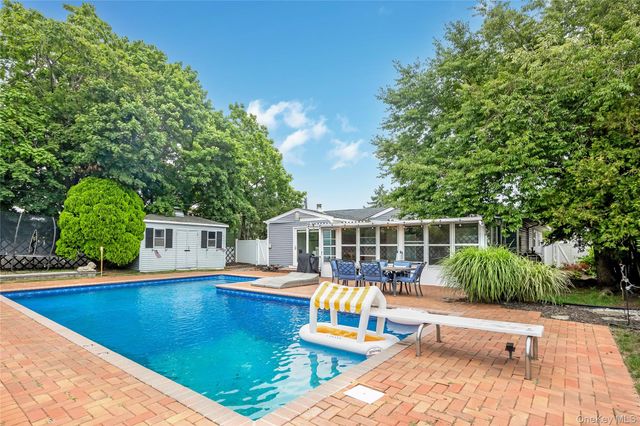 382 Greenbelt Parkway, Holtsville, NY 11742