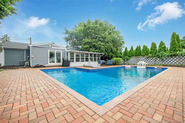 382 Greenbelt Parkway, Holtsville, NY 11742