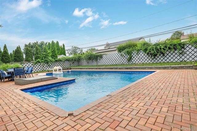 382 Greenbelt Parkway, Holtsville, NY 11742