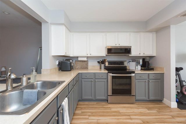 14123 TROUVILLE DRIVE, Tampa, FL 33624