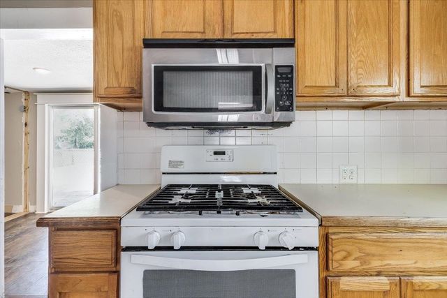 513 S 1st Ave, Mulvane, KS 67110