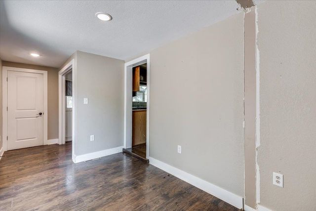 513 S 1st Ave, Mulvane, KS 67110