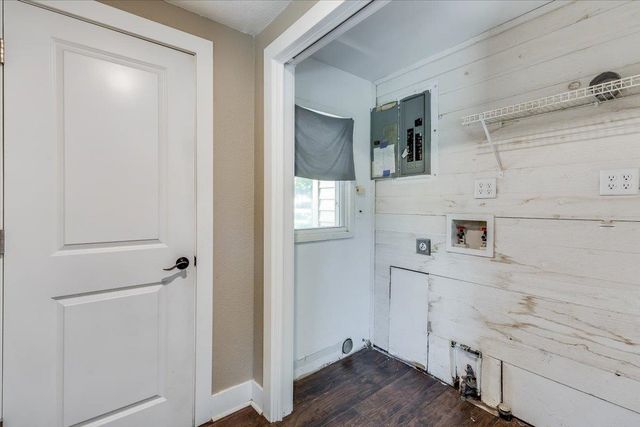 513 S 1st Ave, Mulvane, KS 67110