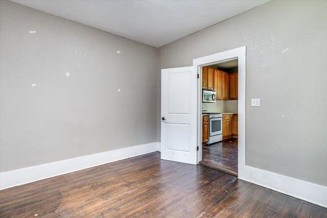 513 S 1st Ave, Mulvane, KS 67110