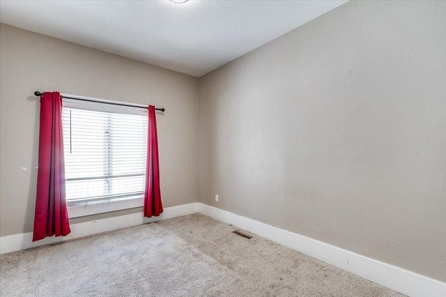 513 S 1st Ave, Mulvane, KS 67110