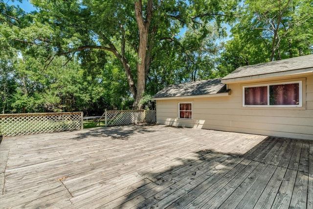 513 S 1st Ave, Mulvane, KS 67110