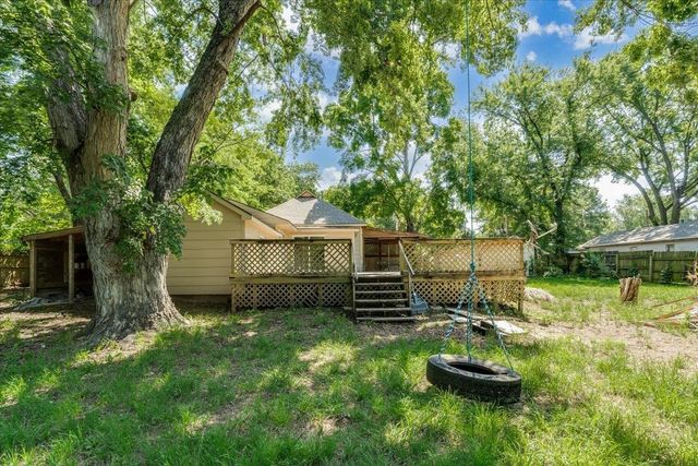 513 S 1st Ave, Mulvane, KS 67110