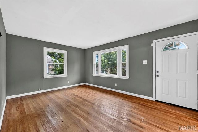 10160 Cloverdale Drive, St Louis, MO 63136