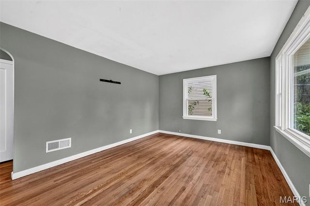 10160 Cloverdale Drive, St Louis, MO 63136