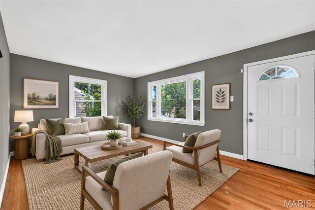 10160 Cloverdale Drive, St Louis, MO 63136
