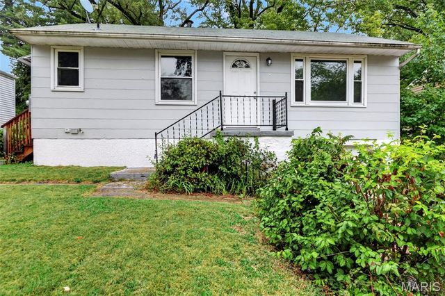 10160 Cloverdale Drive, St Louis, MO 63136