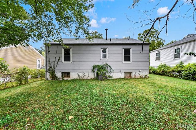 10160 Cloverdale Drive, St Louis, MO 63136