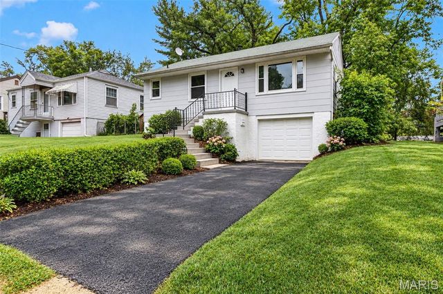 10160 Cloverdale Drive, St Louis, MO 63136