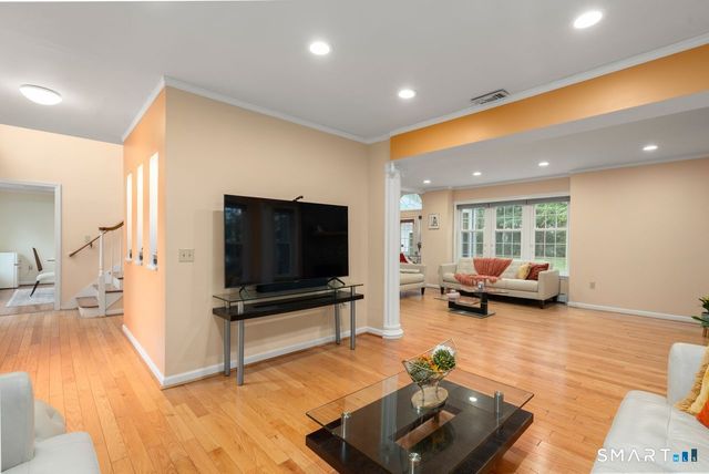 20 Warner Court, Glastonbury, CT 06033