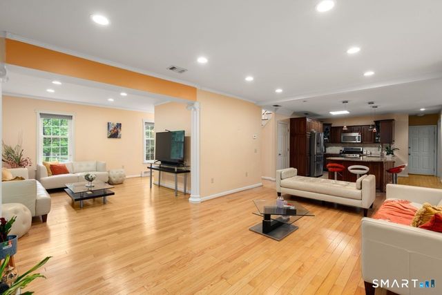 20 Warner Court, Glastonbury, CT 06033