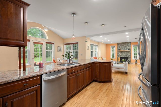 20 Warner Court, Glastonbury, CT 06033