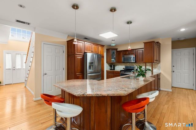 20 Warner Court, Glastonbury, CT 06033