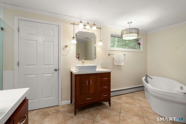 20 Warner Court, Glastonbury, CT 06033