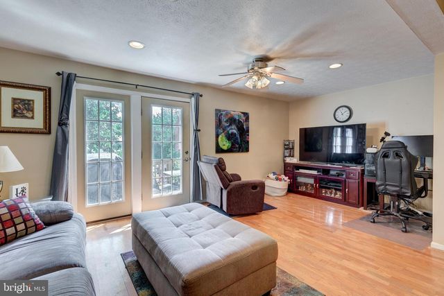 737 CLEARVIEW AVE, Hampstead, MD 21074