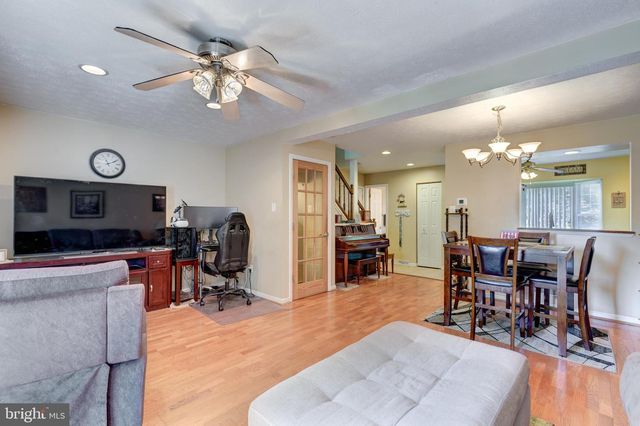 737 CLEARVIEW AVE, Hampstead, MD 21074