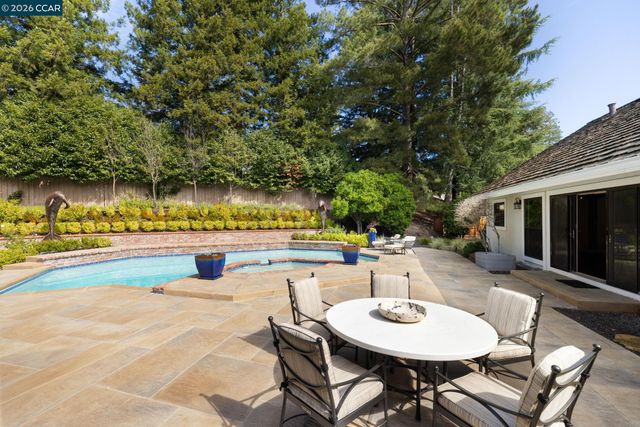 2705 Mossy Oak Dr, Danville, CA 94506