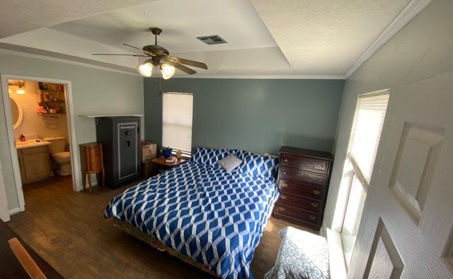 402 E Spruce Street, West, TX 76691