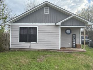 402 E Spruce Street, West, TX 76691