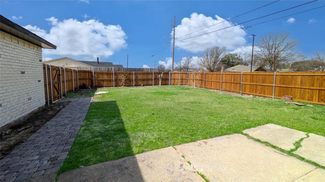 1921 Edna Smith Drive, Garland, TX 75040