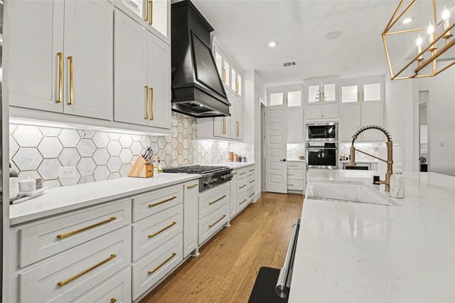 401 Ambergate Drive, Denton, TX 76208