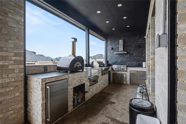 401 Ambergate Drive, Denton, TX 76208