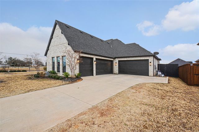 401 Ambergate Drive, Denton, TX 76208