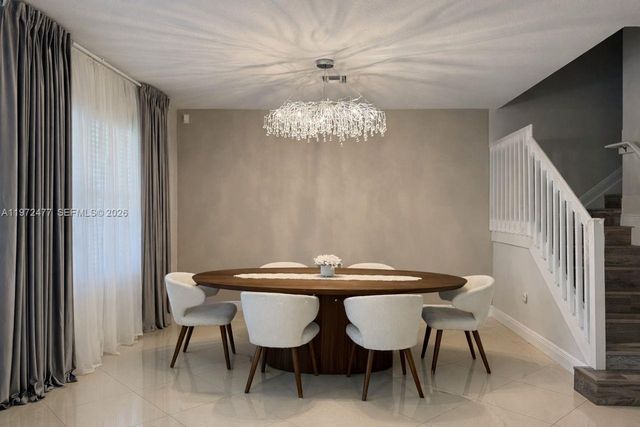 829 NE 191st St, Miami, FL 33179