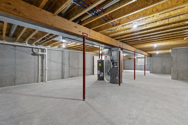 W5765 ROUNDSTONE PLACE, Menasha, WI 54952