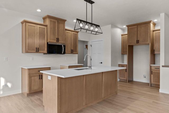 W5765 ROUNDSTONE PLACE, Menasha, WI 54952