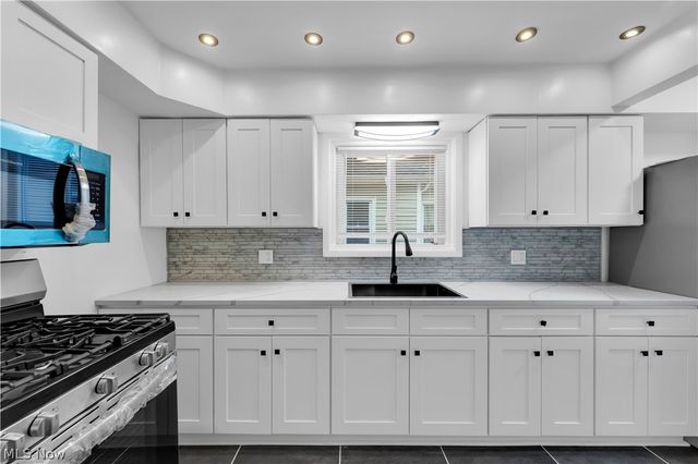 19151 Genesee Road, Euclid, OH 44117