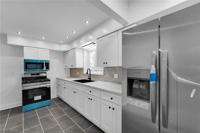 19151 Genesee Road, Euclid, OH 44117