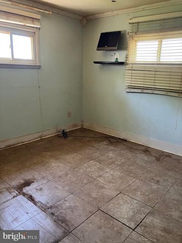 216 FULTON ST, Hancock, MD 21750