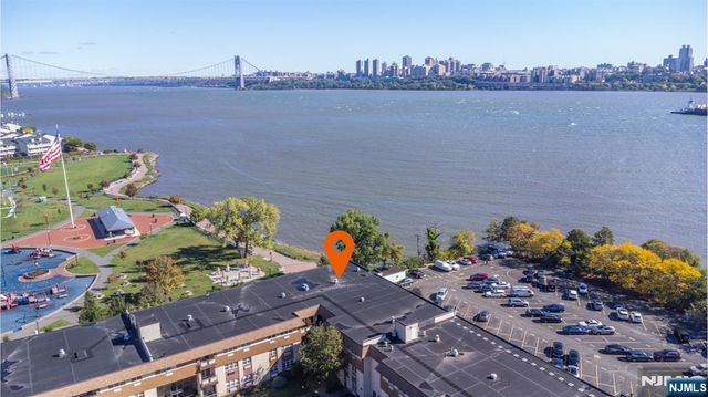 1111 River Road G5, Edgewater, NJ 07020