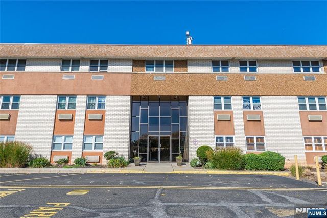 1111 River Road G5, Edgewater, NJ 07020