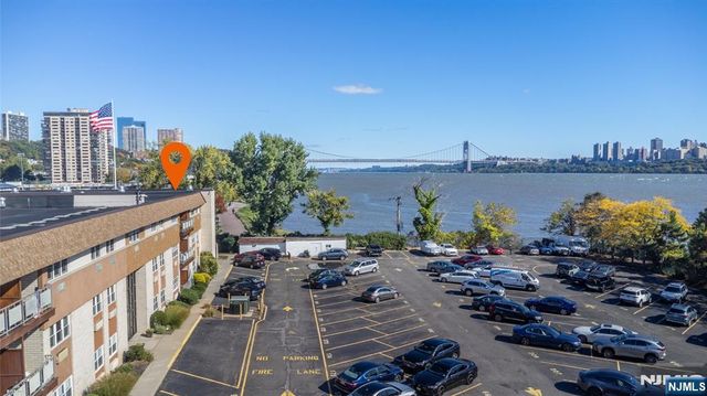 1111 River Road G5, Edgewater, NJ 07020