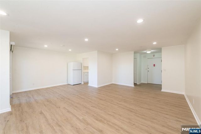 1111 River Road G5, Edgewater, NJ 07020