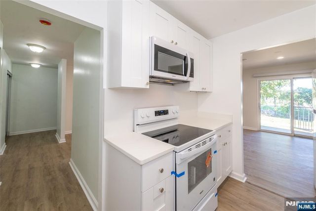 1111 River Road G5, Edgewater, NJ 07020