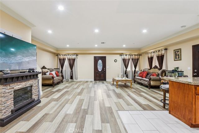 204 E 121st Street, Los Angeles, CA 90061